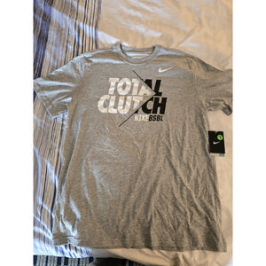 Nike Total Clutch Size X-Large. Tshirt Short Sleeve Color Gray. $23 obo